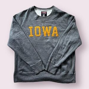 Tailgate University of Iowa Hawkeyes Crewneck Sweatshirt - Grey
